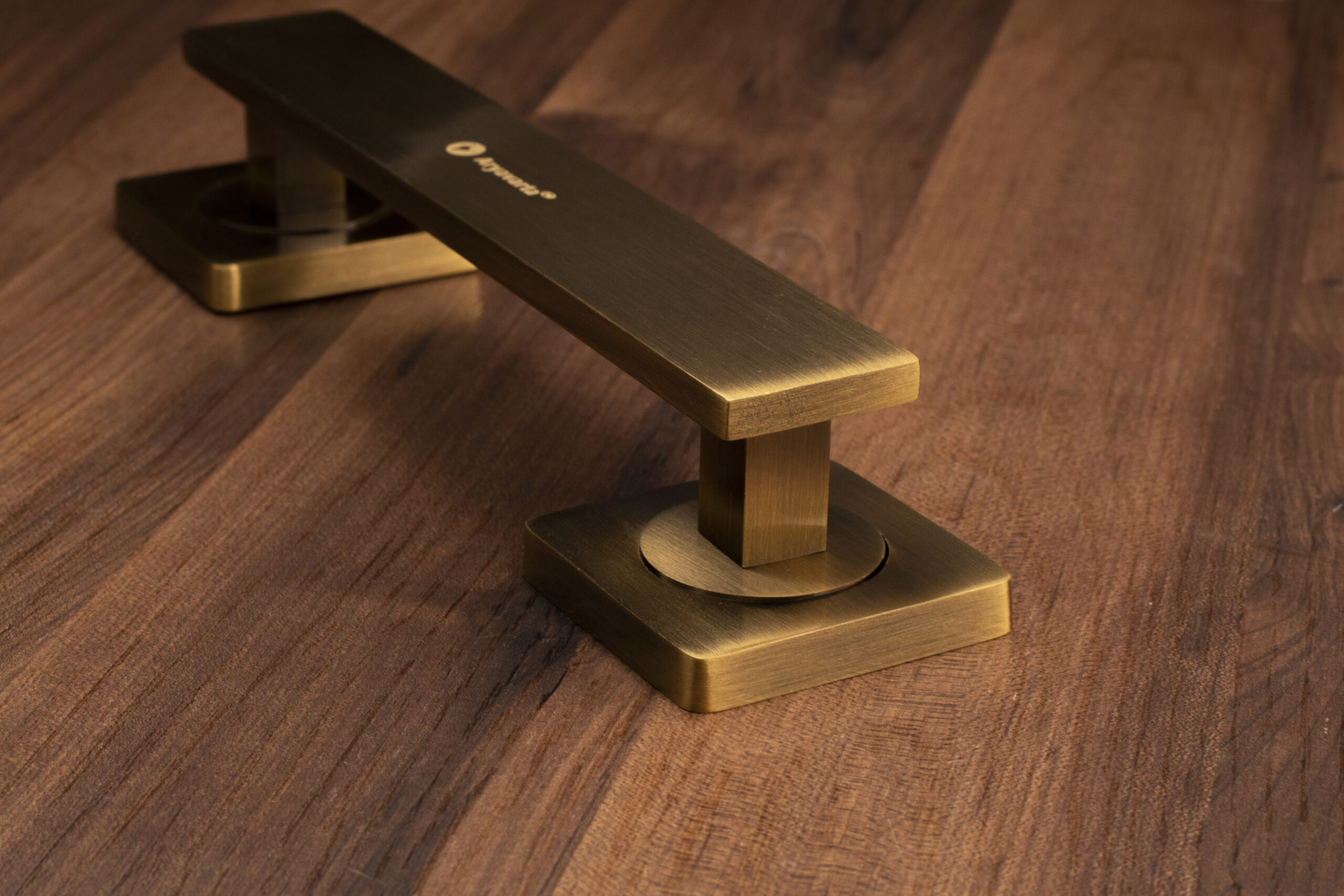 brass pull handles